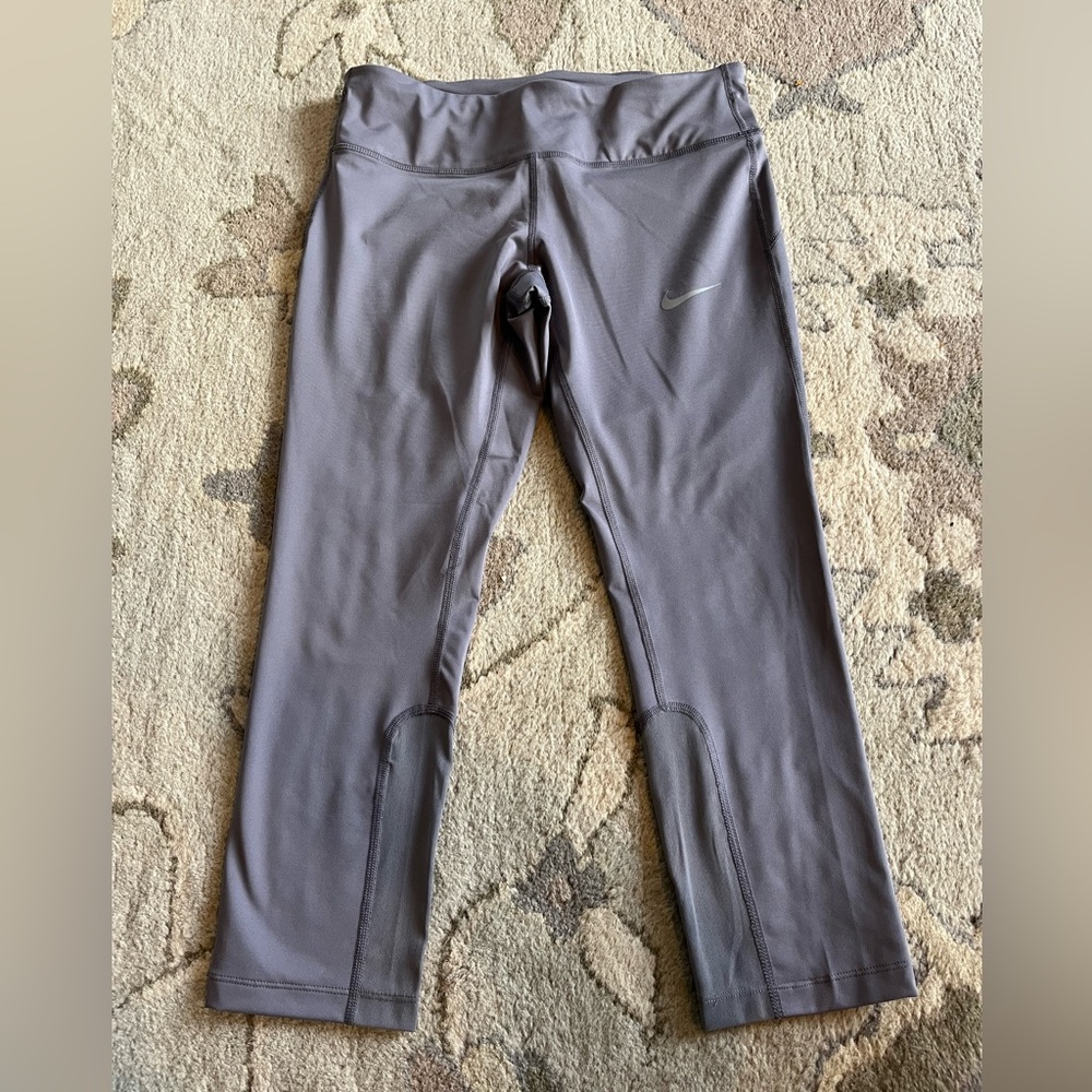 Nike gray cropped leggings, Women’s Small/Medium